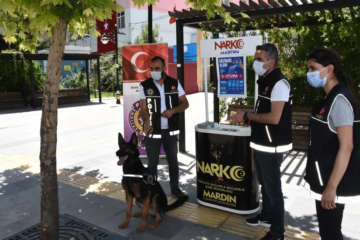 Mardin\'de uyuşturucuya karşı bilgilendirme standı açıldı