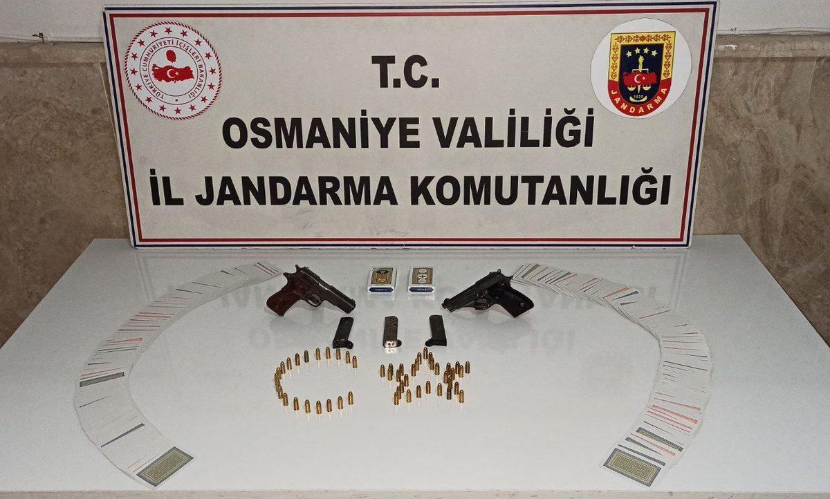 Osmaniye\'de kumar oynayan ve Kovid-19 tedbirlerini ihlal eden 12 kişiye para cezası kesildi