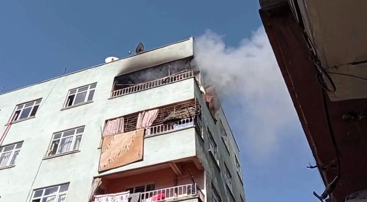 Siirt\'te faciadan dönüldü: Alevlerin teslim aldığı evde kimsenin olmaması yüreklere su serpti