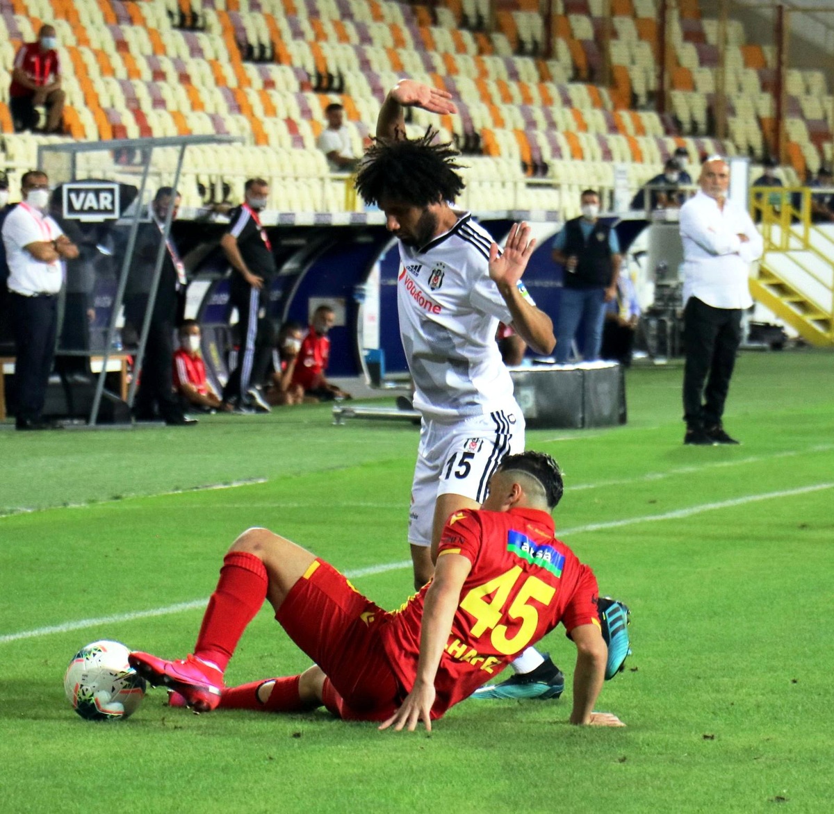 Yeni Malatyaspor bir sezonda 4 kırmızı kart gördü