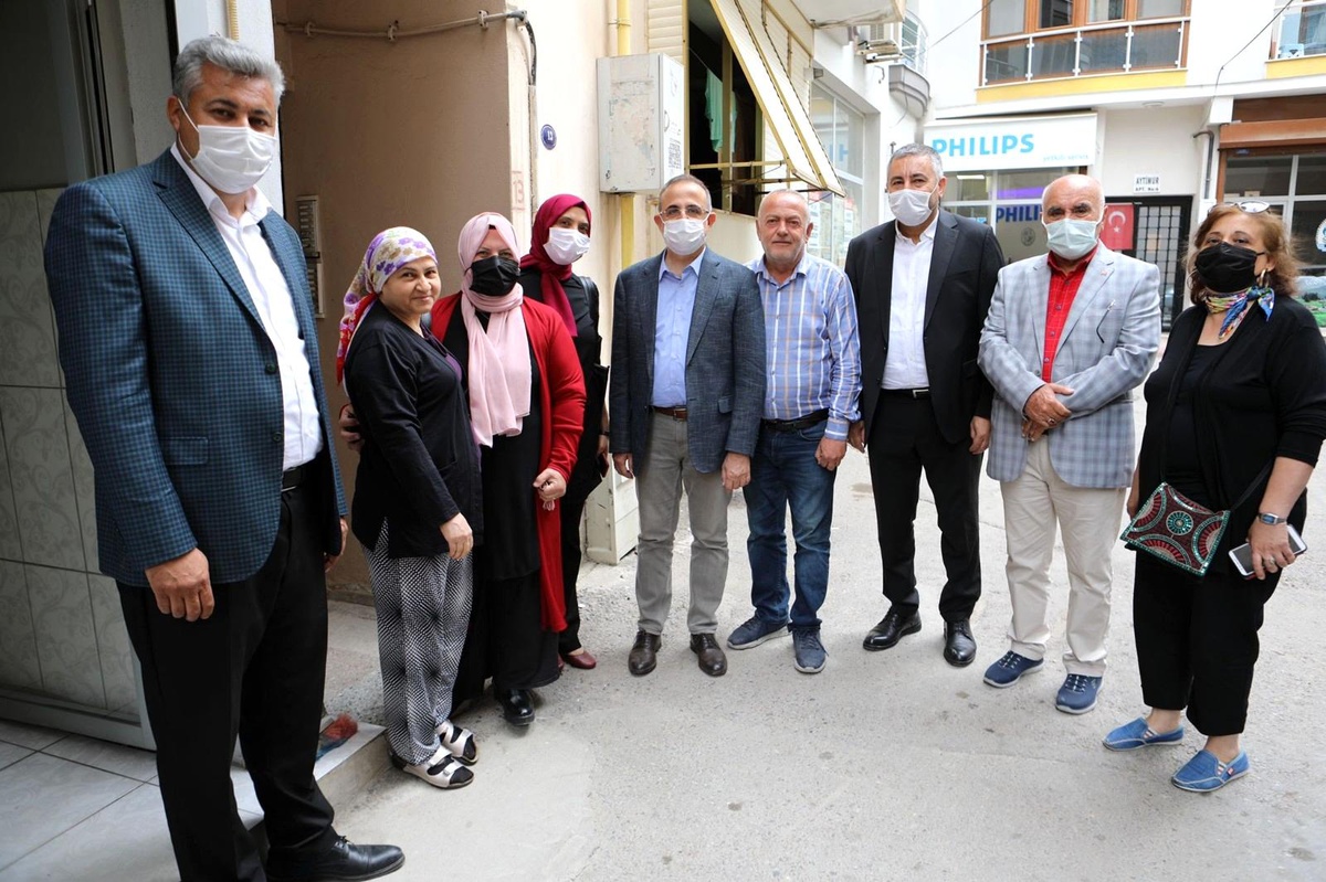 AK Parti İzmir\'den 30 ilçeye eş zamanlı ziyaret
