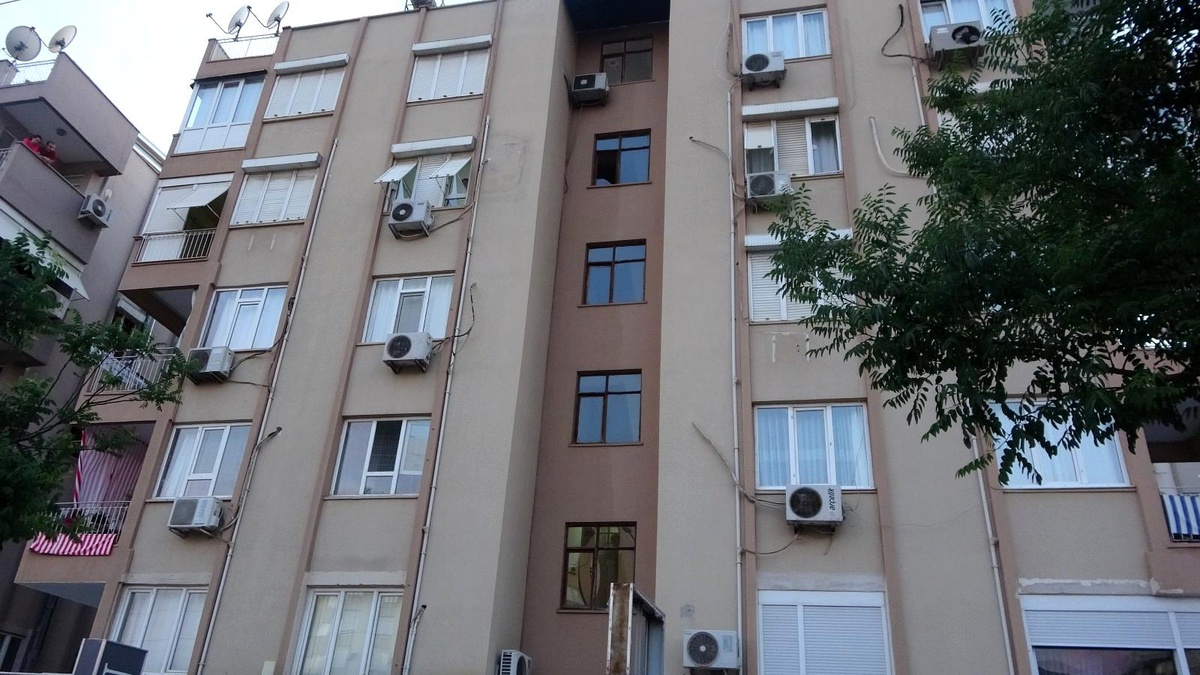 Antalya\'da alacak verecek kavgasında kan aktı: 1 yaralı