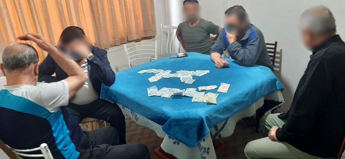 Balıkesir\'de polisten 11 kişiye kumar baskını