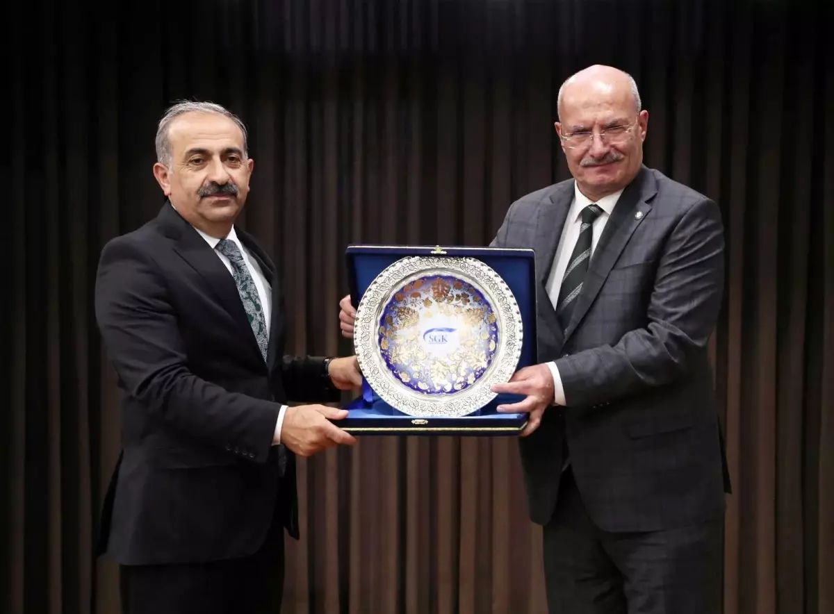 ATO\'dan "kredi kartı ile SGK prim ödemelerinde fark alınmasın" talebi