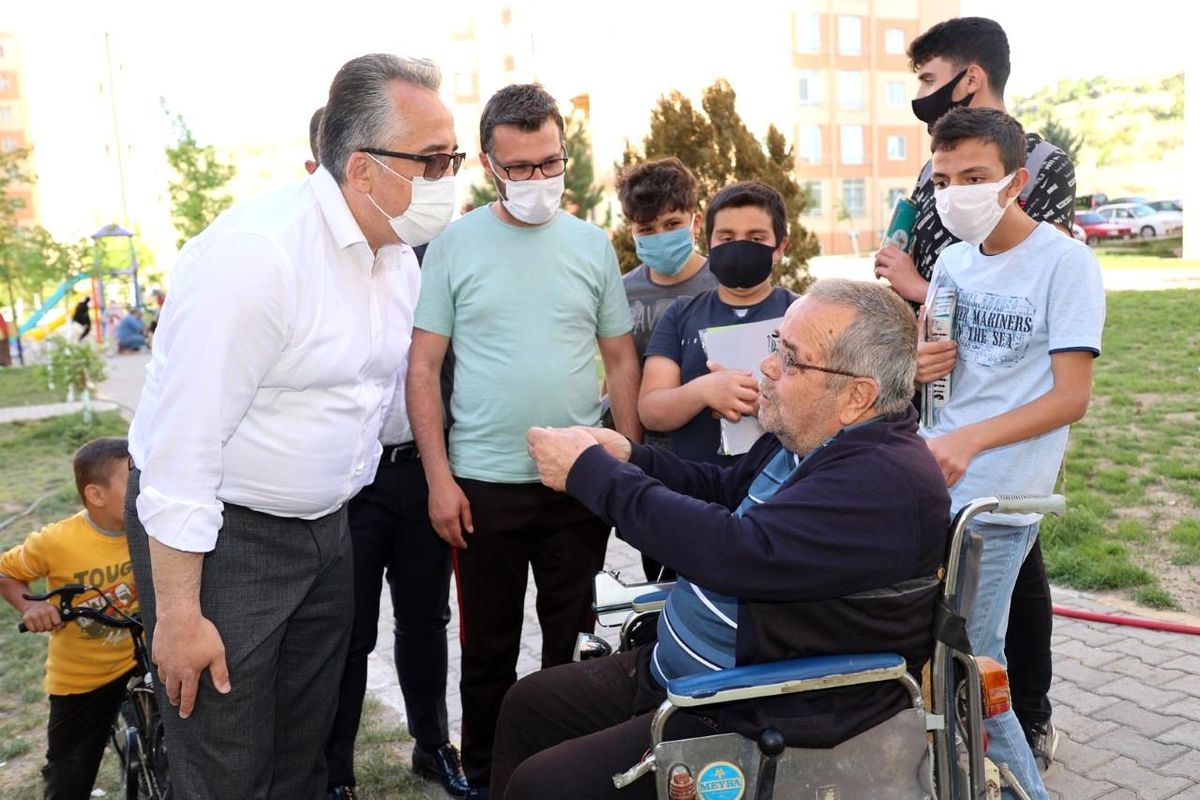 Başkan Savran Bekdik Mahallesinde ziyaretlerde bulundu