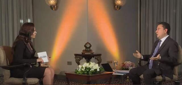 Cumhurbaşkanı Erdoğan'ın için imza verirken Abdullah Gül için çalışan Babacan'a direkt soruldu: İki yüzlü müsünüz?