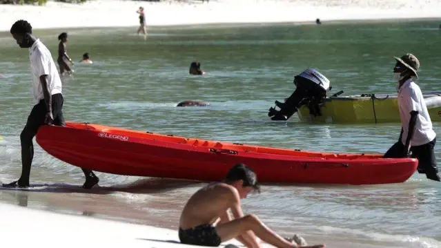 Nüfusunun büyük kısmını aşılayan Seyşeller'de koronavirüs vakaları neden artıyor? Nüfusunun büyük kısmını aşılayan Seyşeller'de koronavirüs vakaları neden artıyor?