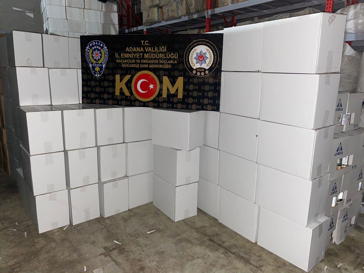 Adana\'da gümrük kaçağı 2 milyon makaron ele geçirildi