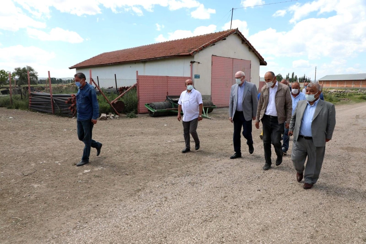 Başkan Kurt vatandaşlarla bir araya gelmeye devam ediyor