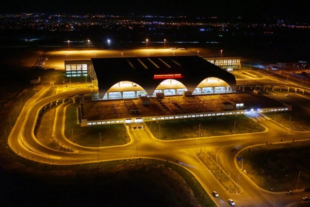 Diyarbakır Havalimanı'nın 1 ay boyunca uçuşa kapatılacağı öğrenildi