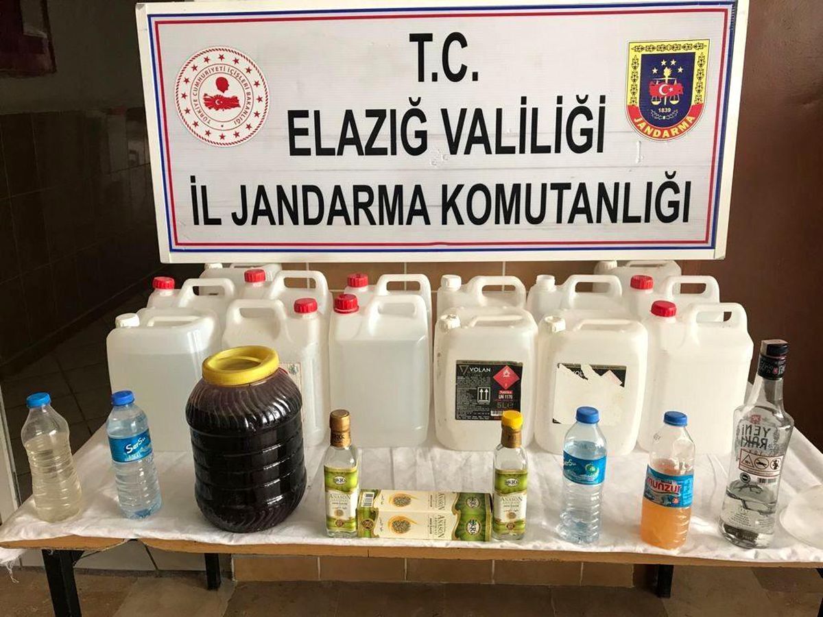 Elazığ\'da sahte içki ele geçirildi: 2 gözaltı