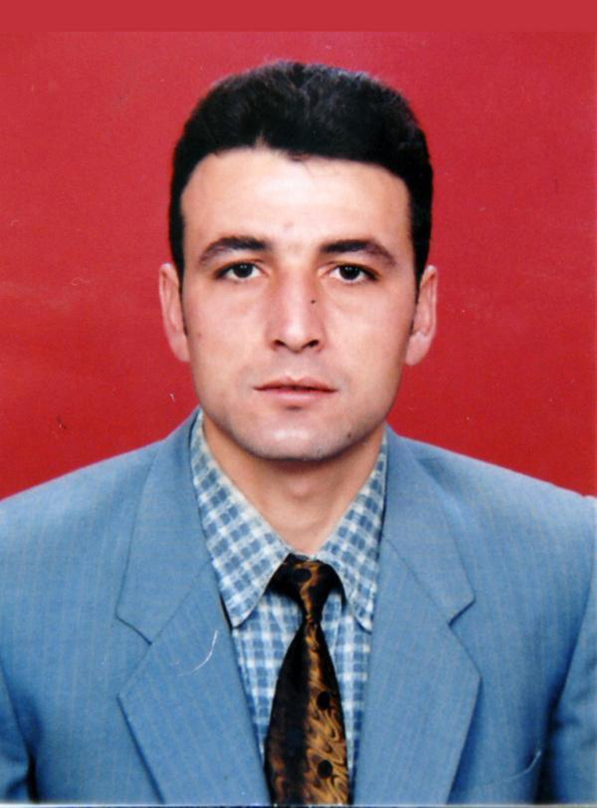 İstinat duvarına çarpan otomobilin sürücüsü öldü