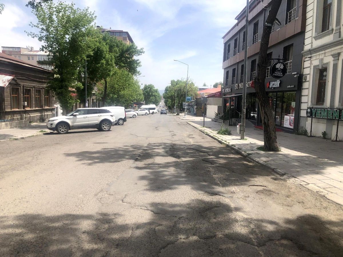 Kars\'ta caddelerde kısıtlama sessizliği