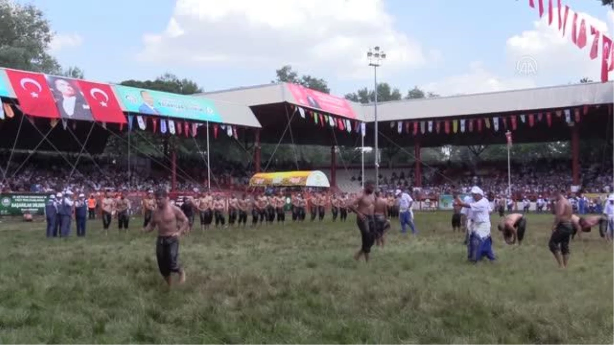 Kırkpınar Yağlı Güreşleri\'nin seyircisiz düzenlenecek olması başpehlivanlara buruk sevinç yaşattı