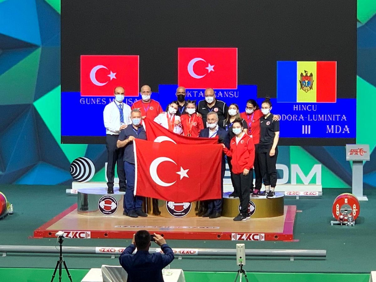 Milliler, Gençler Dünya Halter Şampiyonası\'na altınla başladı