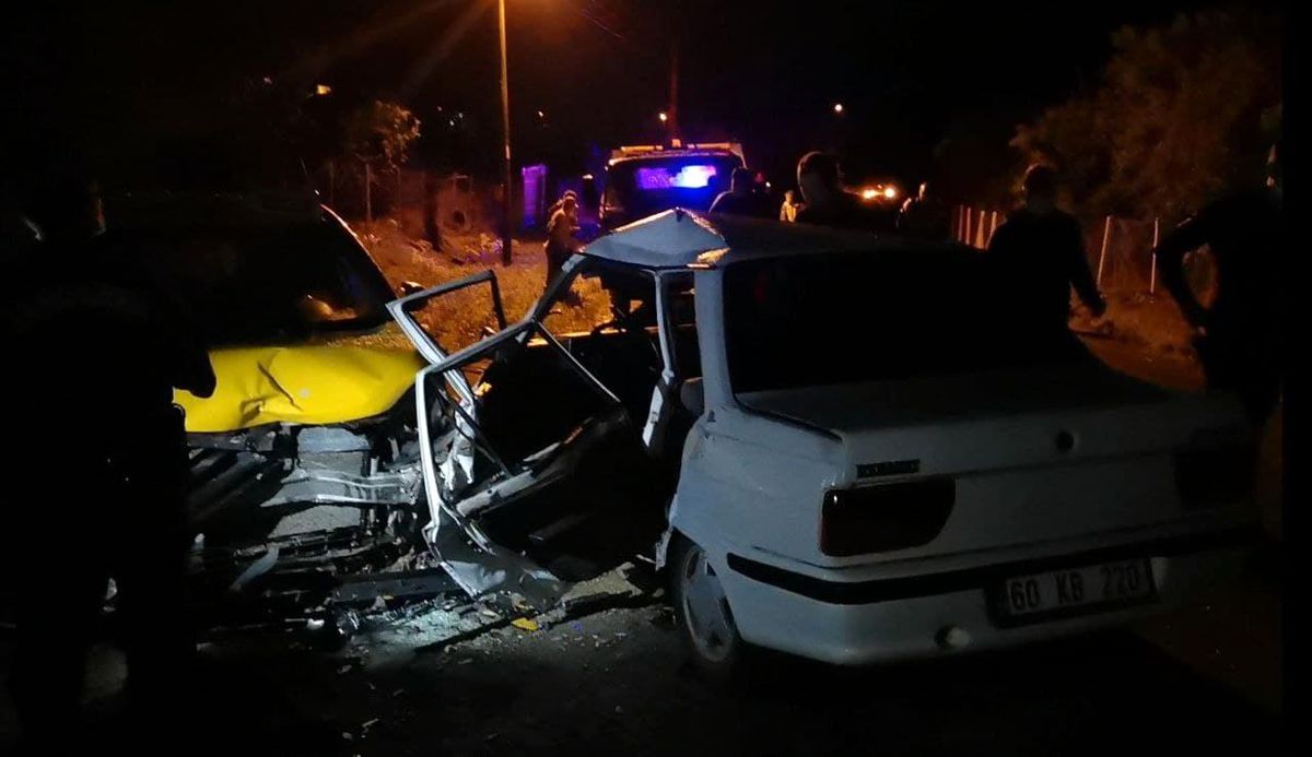 Tokat\'ta çarpışan iki otomobildeki 6 kişi yaralandı