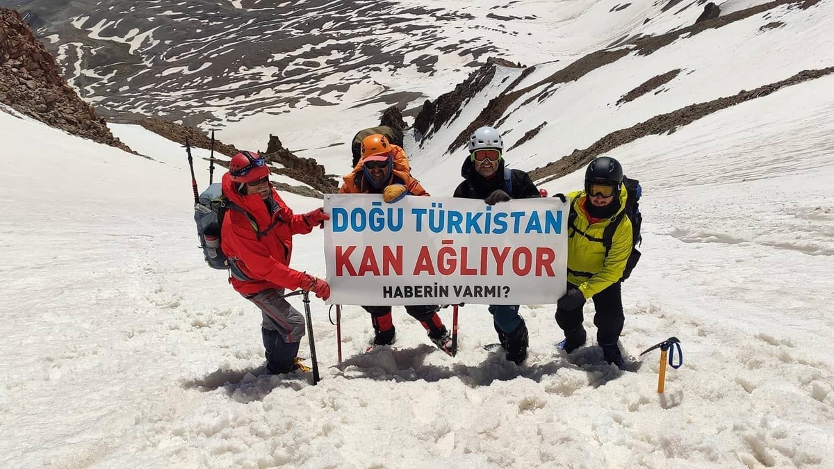 Zirveden Filistin ve Doğu Türkistan\'a destek