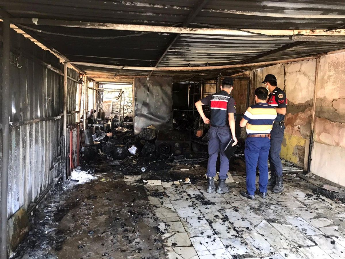 Aydın\'da cami deposunda yangın