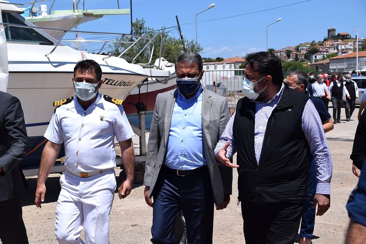 Ayvalık\'ta AK Parti İl Başkanı Başaran fırtına mağdurlarıyla buluştu