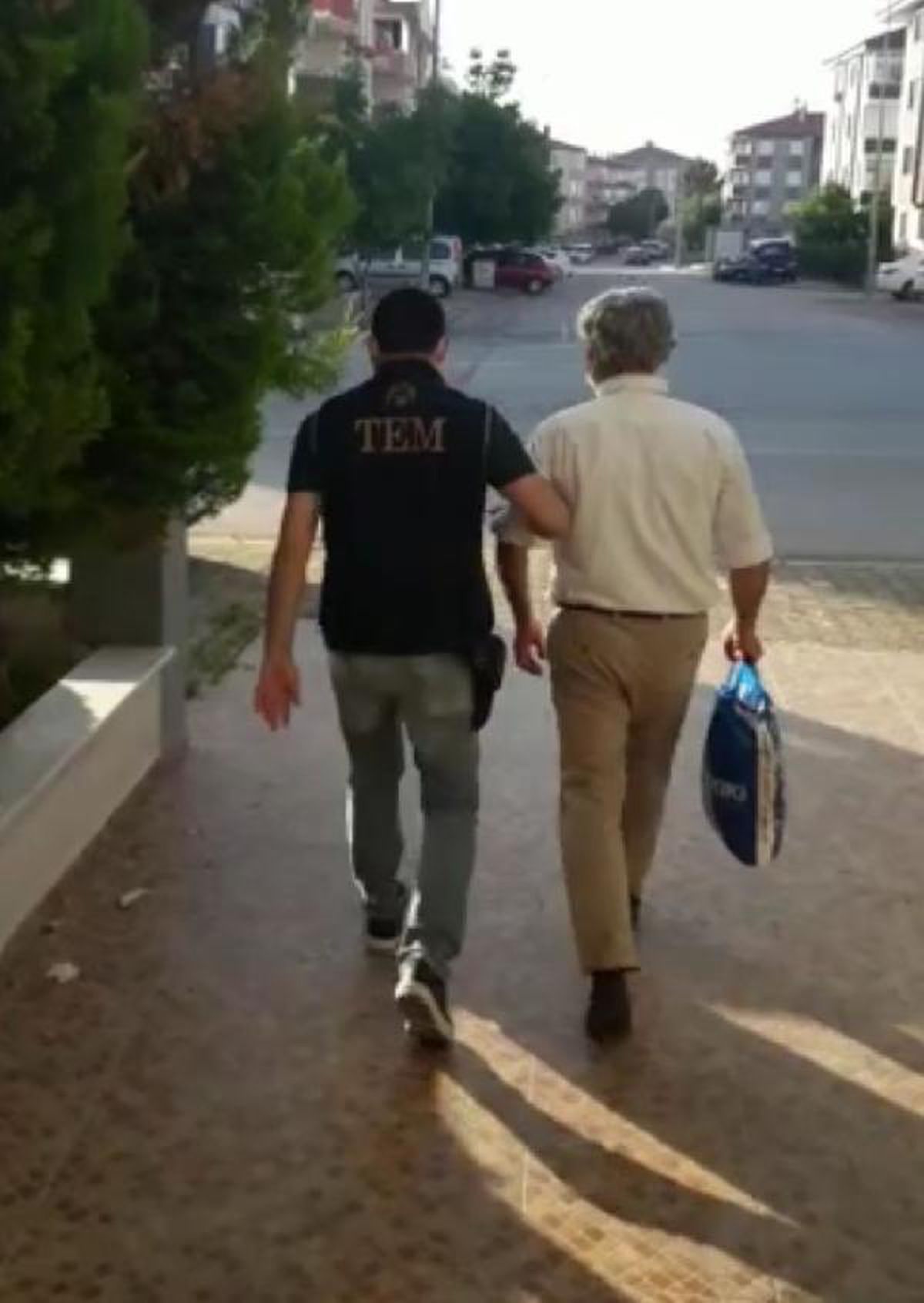 Son dakika... Balıkesir merkezli 17 ilde FETÖ operasyonu (2)