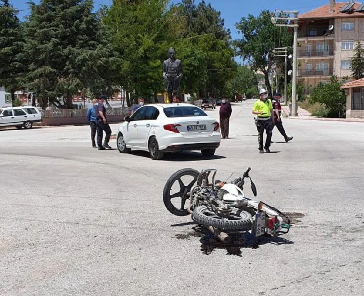 Burdur\'da otomobille motosiklet çarpıştı: 1 yaralı