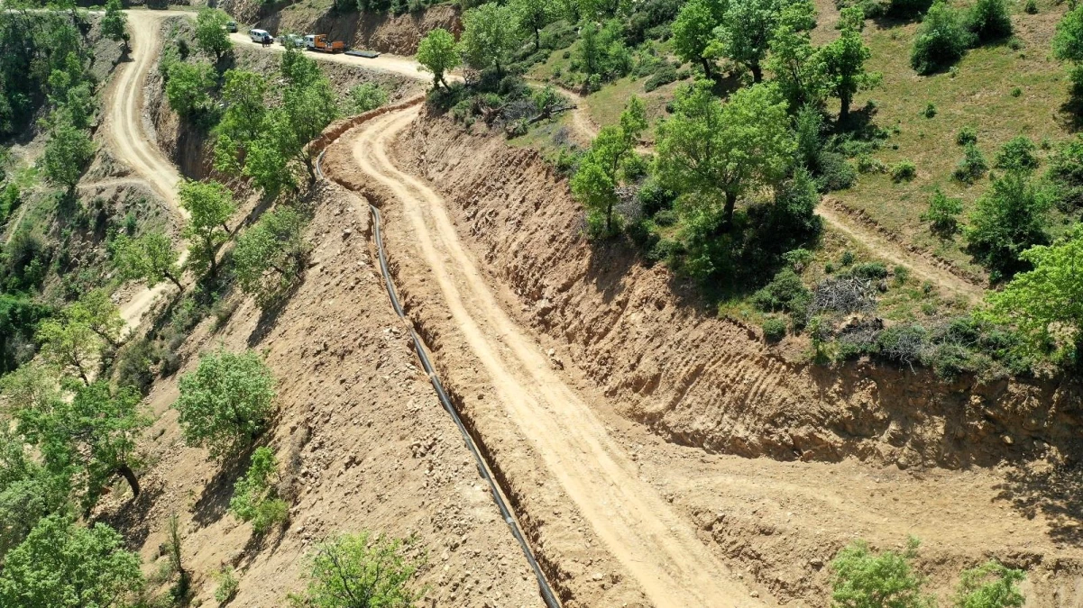 Büyükşehir üreticiler için 3 kilometrelik modern sulama suyu borusu döşedi