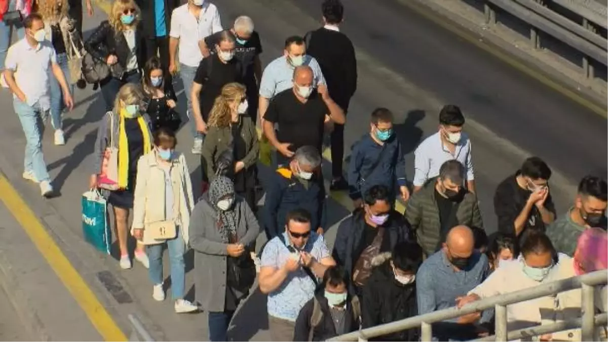 CEVİZLİBAĞ\'DA TOPLU TAŞIMADA YOĞUNLUK İSYANI