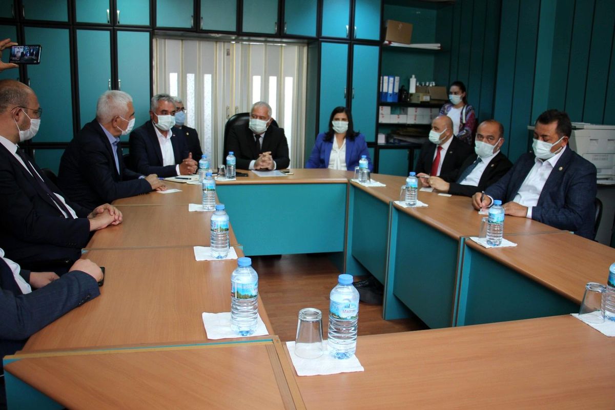 CHP\'li kurmaylar Aydınlı şoförler ile buluştu