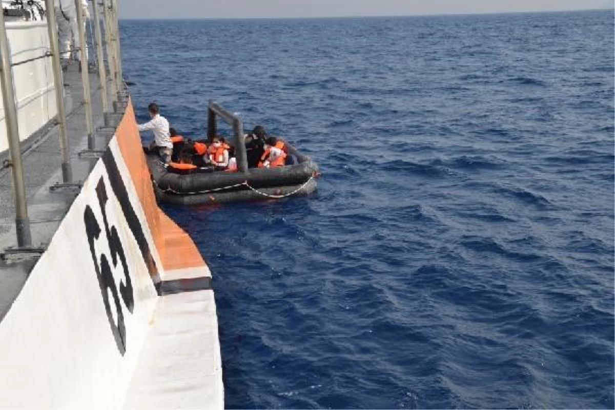 Datça\'da 10 kaçak göçmen kurtarıldı