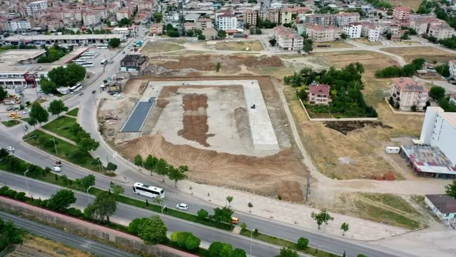 Elazığ'da traktörcüler sitesinin yapımı sürüyor