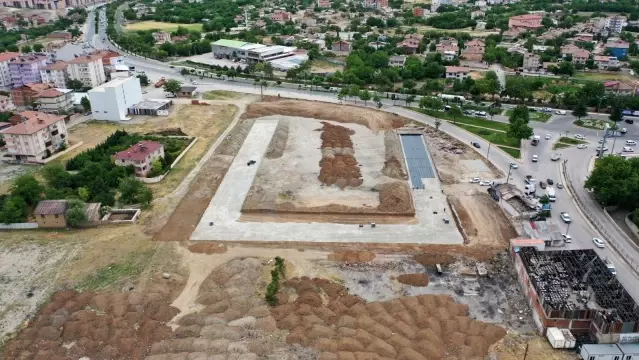 Elazığ'da traktörcüler sitesinin yapımı sürüyor