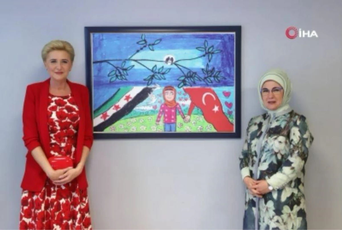 Emine Erdoğan, Polonya Cumhurbaşkanı Duda\'nın eşi Agata Kornhauser Duda ile PIKTES Ofisi\'ni ziyaret etti