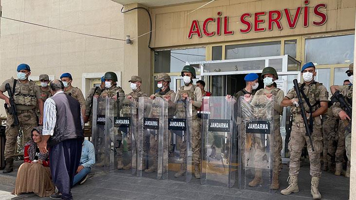 Husumetli ailelerin silahlı kavgasında hayatını kaybedenlerin sayısı artıyor! Anne karnındaki bebek de yaşama tutunamadı