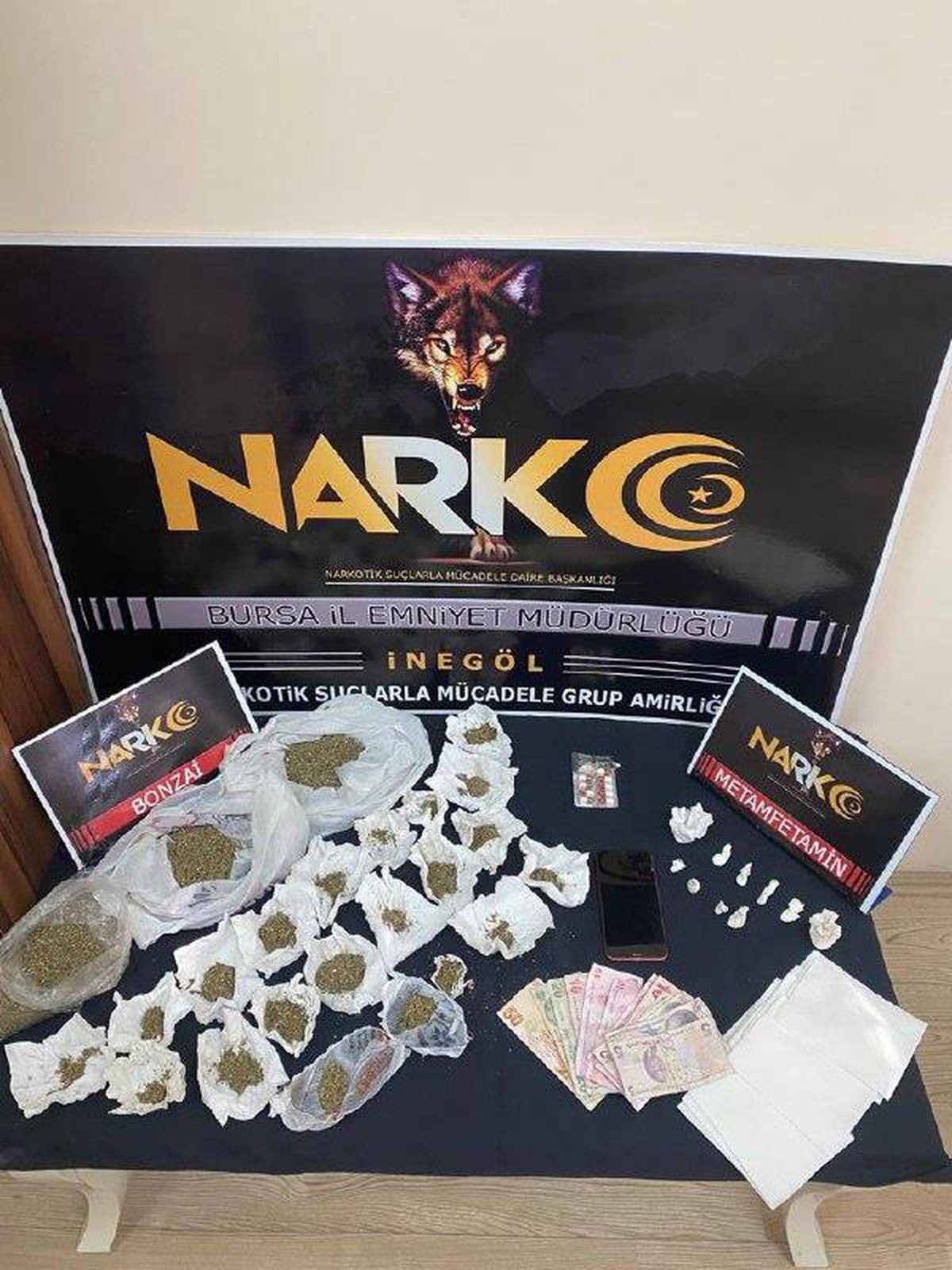 İnegöl\'de uyuşturucu şüphelisi 3 kişi gözaltına alındı