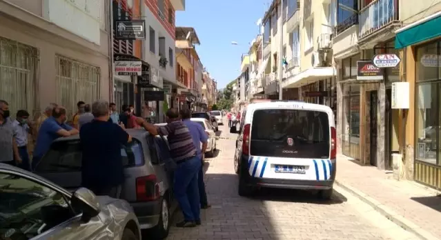 İzmir'de hareketli dakikalar: Eski eşi ve iki kişiyi silahla vurdu