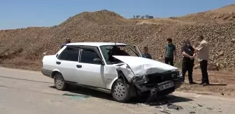 Kırıkkale'de trafik kazası, 1'i polis 3 kişi yaralandı