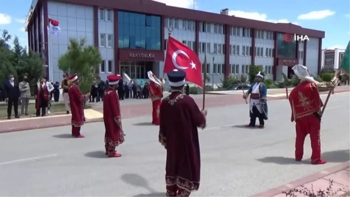 KMÜ\'nün kuruluşunun 14. Yılı Mehter Yürüyüşü ve Türkçe Fermanı\'nın okunmasıyla başladı