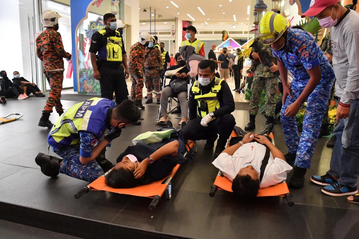 KUALA LUMPUR - Malezya\'da metro trenleri çarpıştı: 213 yaralı