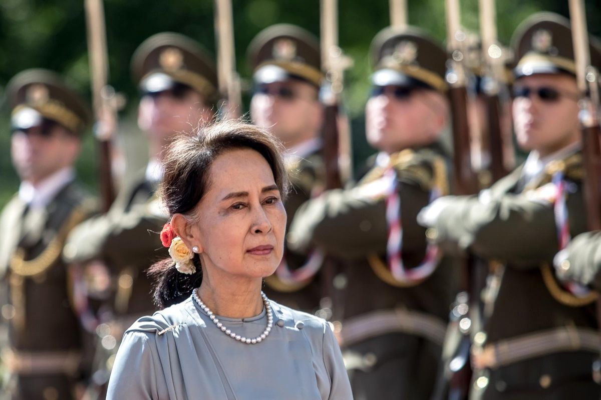 Myanmar\'ın devrik lideri Suu Kyi ilk kez duruşmaya katıldı