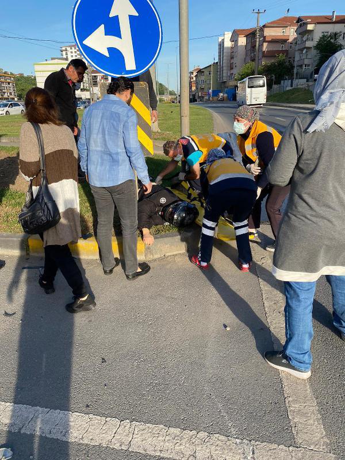 Otomobilin çarptığı motosikletin sürücüsü öldü
