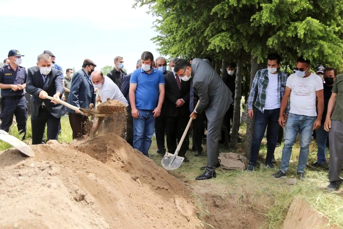 Şehit babası toprağa verildi