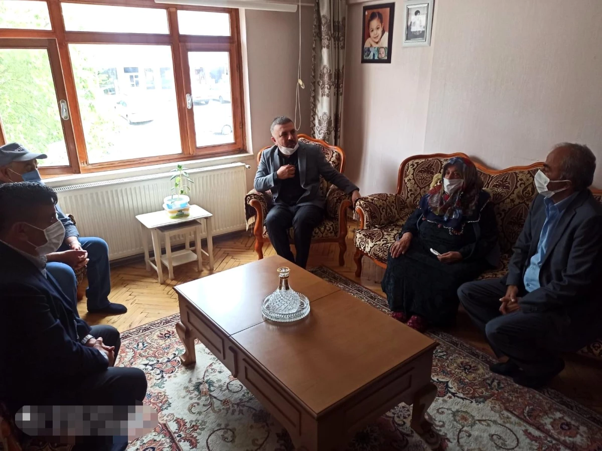 Sincan Belediye Başkanı Ercan, vefat eden ünlü türkücü Oğuz Yılmaz\'ın annesini ziyaret etti