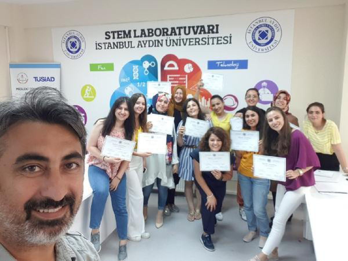 STEM laboratuvarından 600 öğretmene sertifika