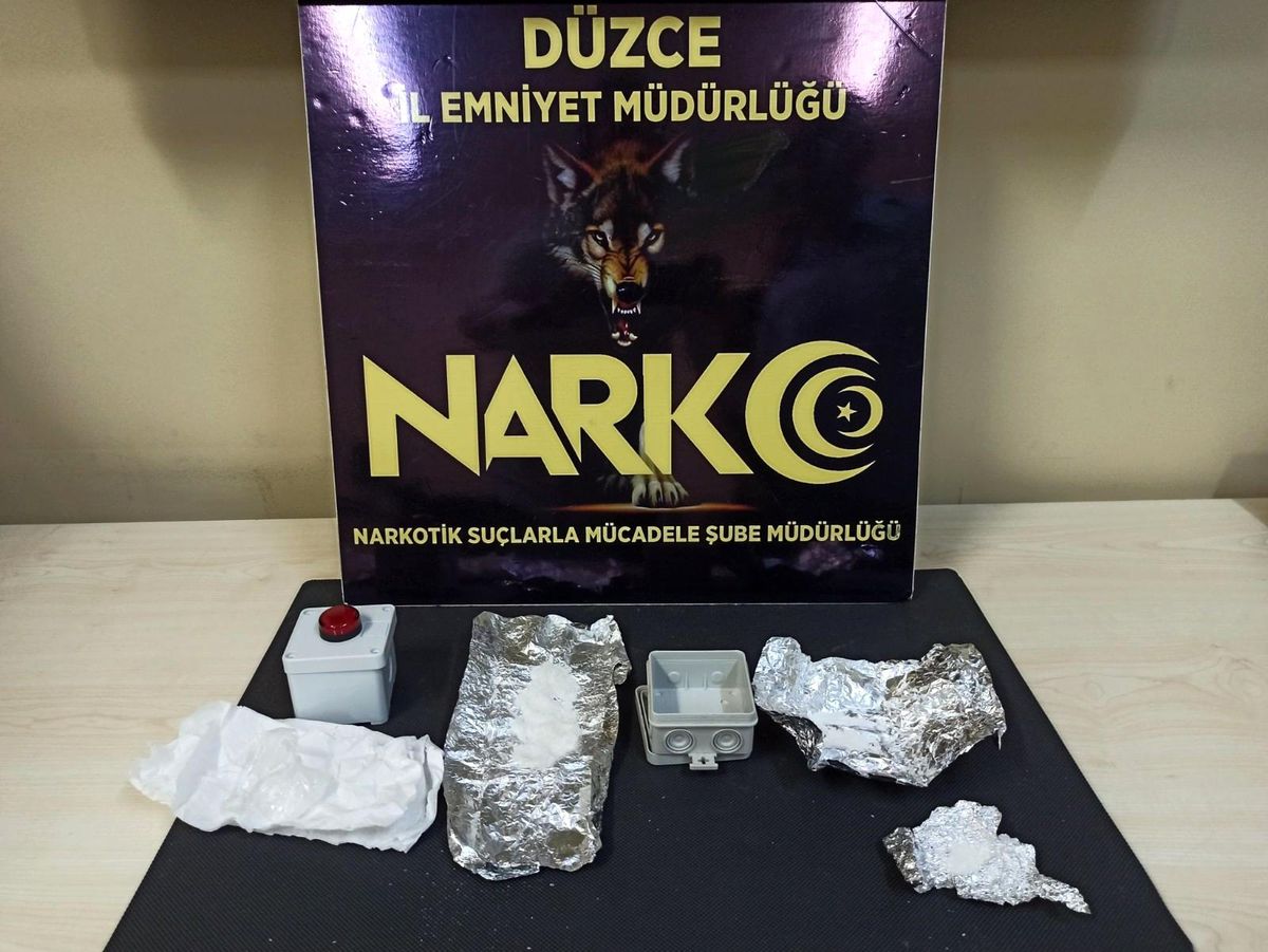 Uyuşturucu ticareti polise takıldı