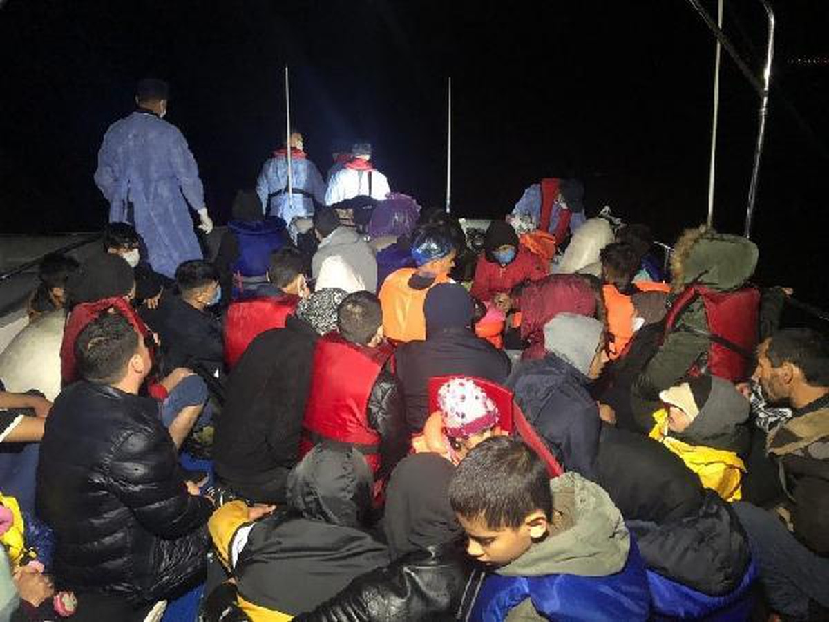 Yunanistan\'ın ölüme terk ettiği 46 kaçak göçmen kurtarıldı