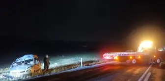 Son dakika haberleri... Şarampole devrilen araçta anne öldü, 4 çocuğu yaralandı