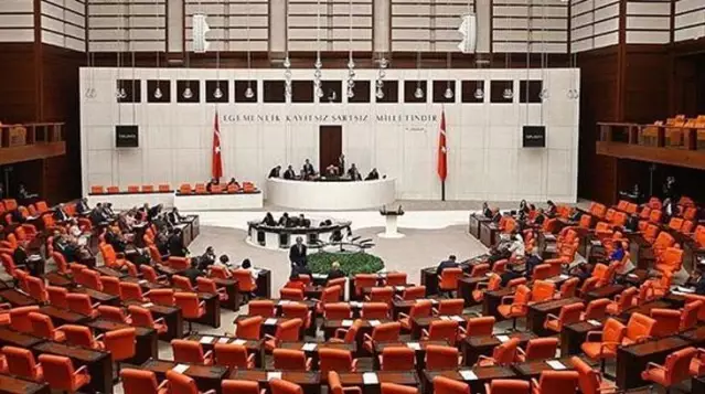 Ak Parti Den Yeni Yasa Teklifi 15 Yasindan Kucuk Cocugu Olan Kadin Hukumlulerin Cezalari Ertelenecek Son Dakika