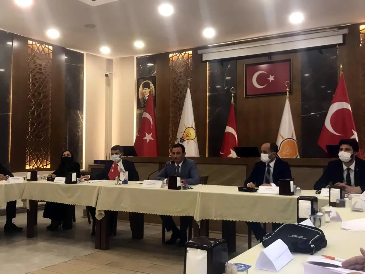 AK Parti Tokat İl Başkanı Cüneyt Aldemir gazetecilerle bir araya geldi