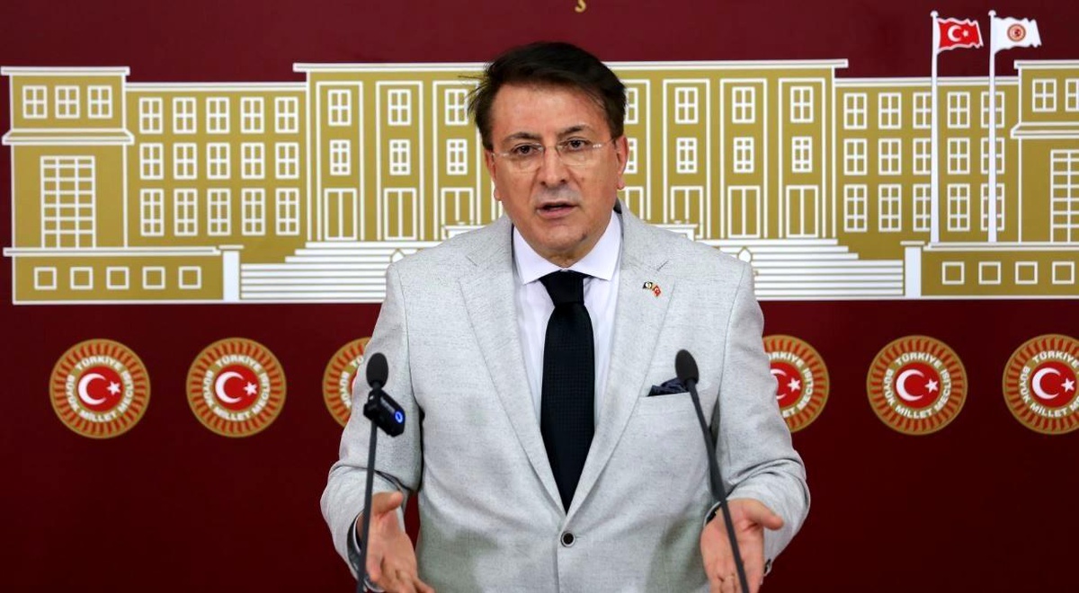 Aydemir: \'Erzurum\'a gelin belediyeciliği öğrenin\'