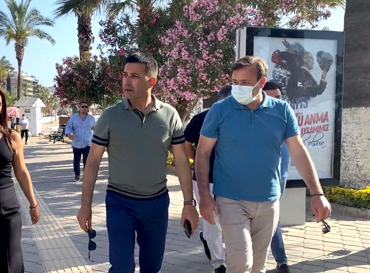 Aydın Büyükşehir Belediyesi, Kuşadası\'nda hizmetlerine devam ediyor